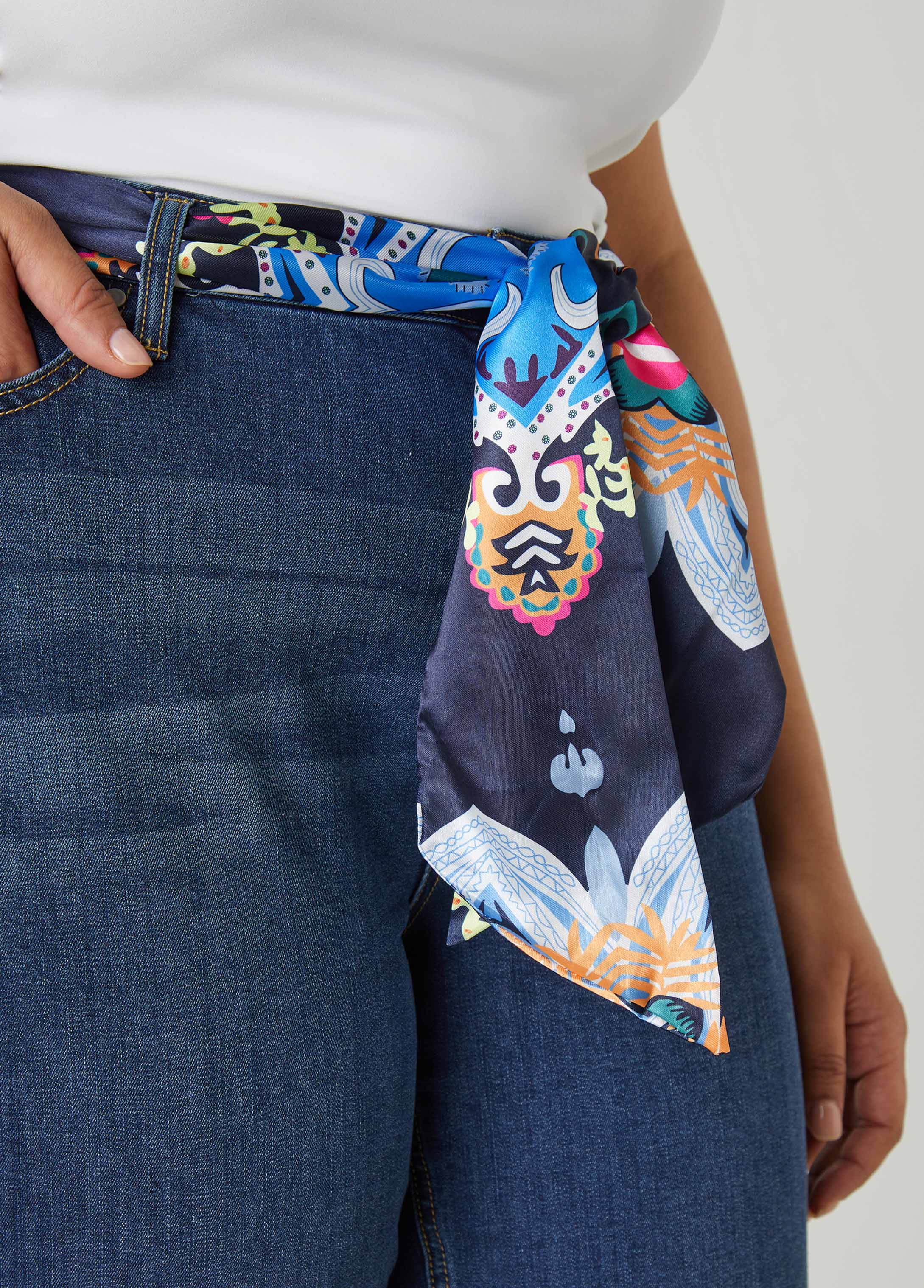 Scarf Belt Stretch Denim Capris